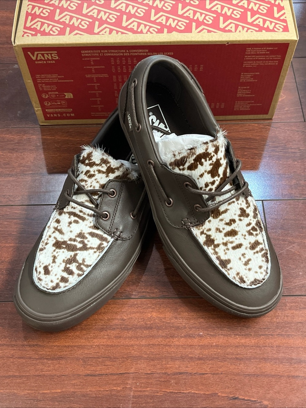 Mens 11 Vans 2 Eyelet Boat Shoe Pony Hair Dark Brown Leather Shoe New HALF BOX